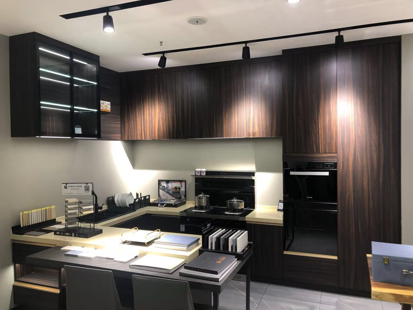 開歐蒂尼櫥柜店一年能賺多少錢？